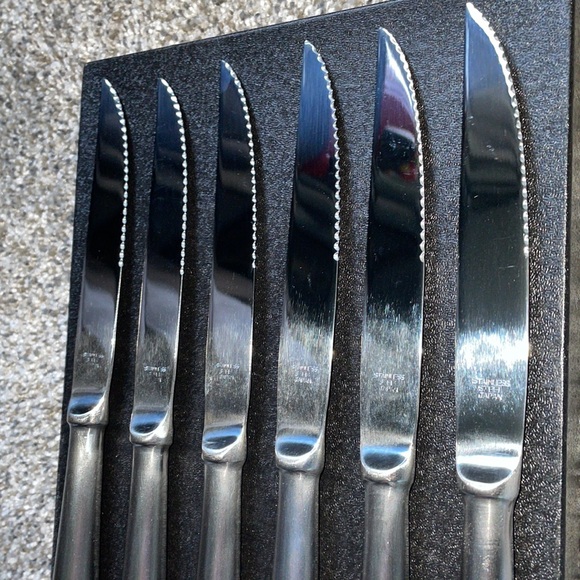 NWT. 6 piece steak knife set. - Picture 7 of 8